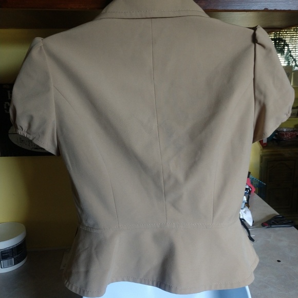 The Limited - Picture 3 of 3